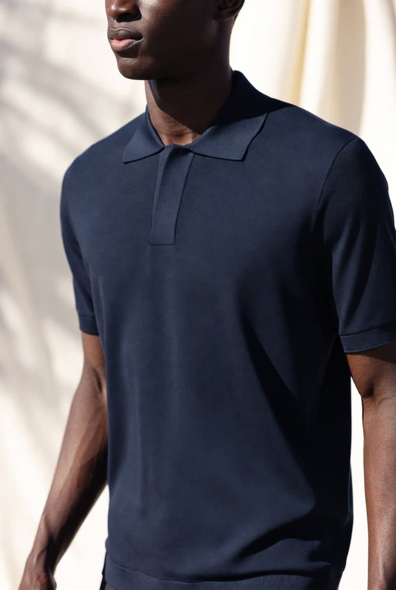 Mannequin portant un polo homme SHUNAAM